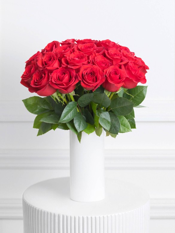 One Hundred Red Roses in Bouquet To Japan
