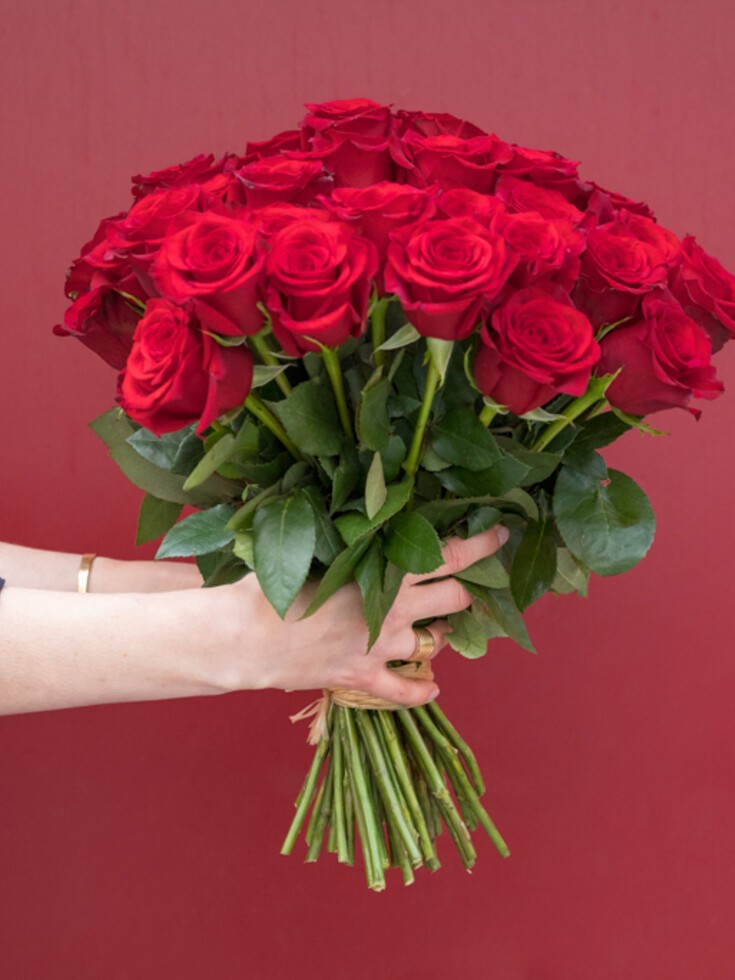 Sending a flower bouquet to LA is easy with Ode à la Rose same-day delivery