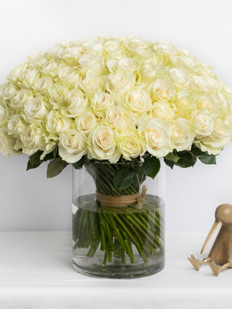 100 White Rose Bouquet Delivery | Grand Amour | Ode à la Rose